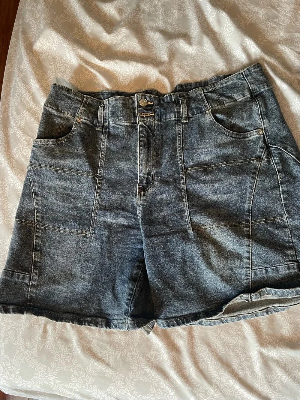 AKIRA High-Rise Black Denim Women’s Shorts